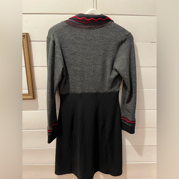 📍Graphic Knit Dress – Luc Fontaine (Size M) - Picture 8 of 10